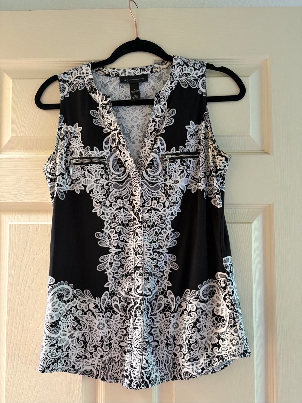 INC International Concepts Black & White Lace-Print Sleeveless V-Neck Camisole